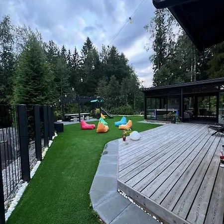 Kinghill, Moderni Perhelomakohde * Vantaa