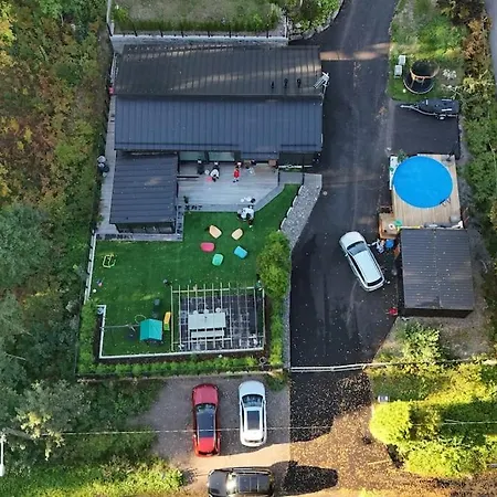 Kinghill, Moderni Perhelomakohde Villa